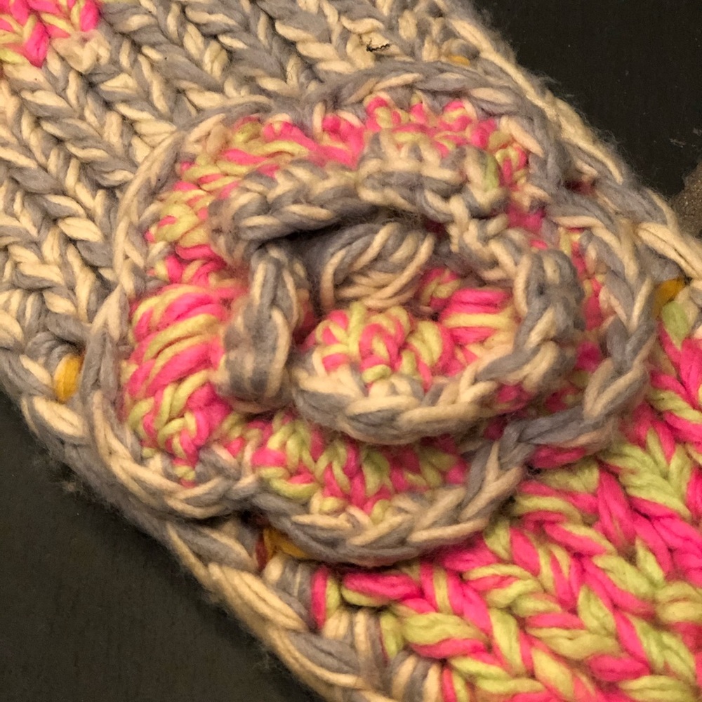 Multi-color knotted headscarf